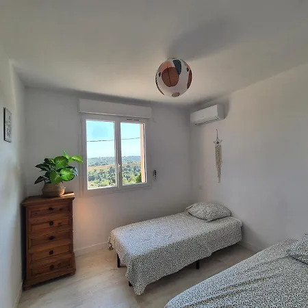 Peaceful 3-room Apartment, Refurbished And Air-conditioned * Linguizzetta