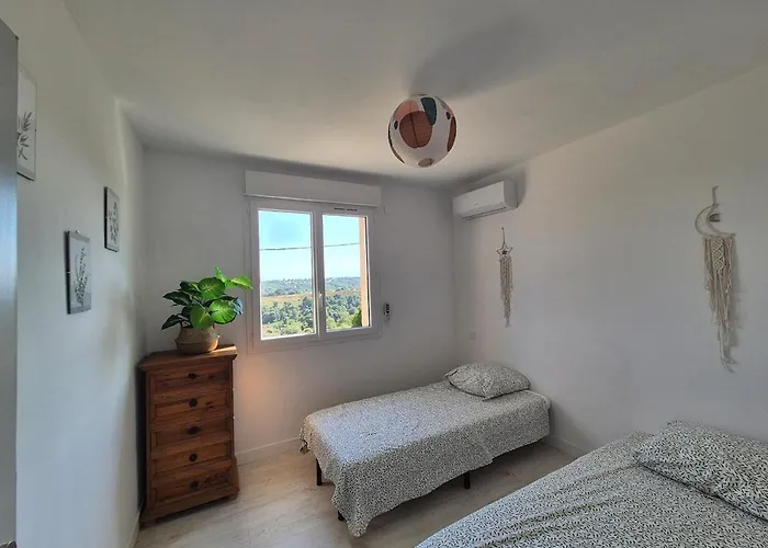 Peaceful 3-room Apartment, Refurbished And Air-conditioned * Linguizzetta