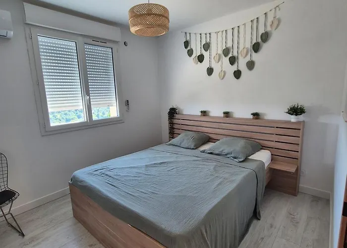 Peaceful 3-room Apartment, Refurbished And Air-conditioned Appartement *